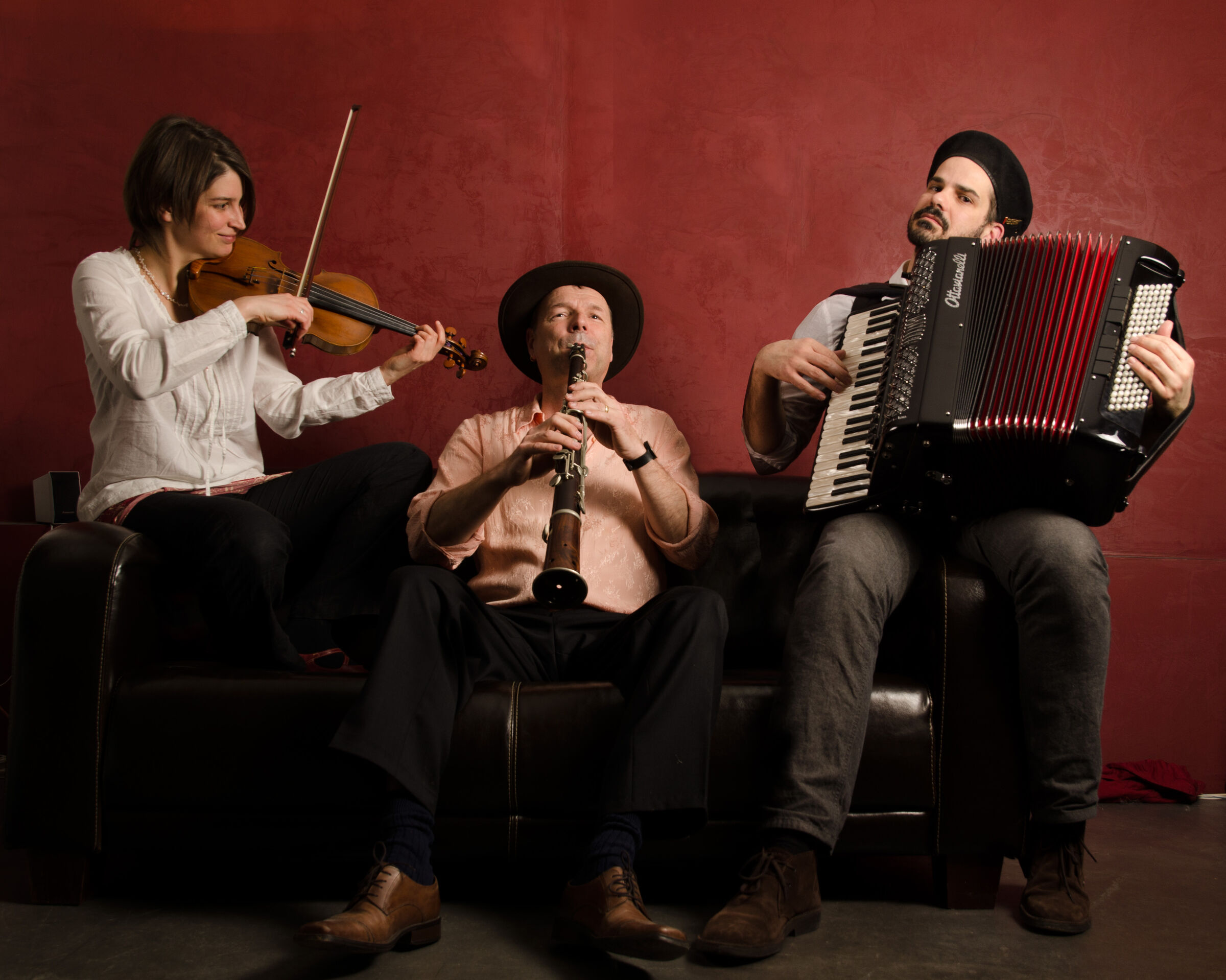 Amal mit Samuel Freiburghaus, Roberto Vacca sowie Zsuzsa Lakatos