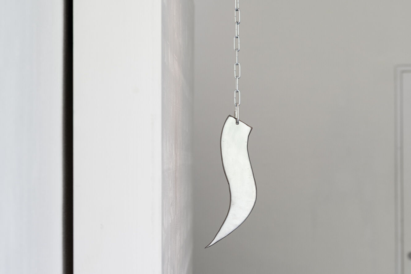 Tarek Lakhrissi, Betraying Power, 2023. Edelstahl; Foto: Studio Stucky. Kerenidis Pepe Collection, Paris © 2025, ProLitteris, Zurich