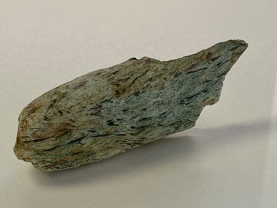 Halbfabrikat eines Steinbeils, Fundort: Künten. Datierung: Jungsteinzeit, um 3000 v. Chr. Leihgabe: Kantonsarchäologie Aargau, Brugg; Foto: Patrizia Solombrino